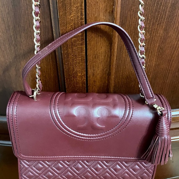 Tory Burch Fleming Convertible Shoulder Bag - Picture 2 of 8